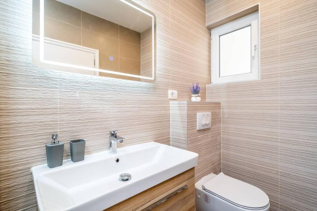 Corallium Blue Помена Экстерьер фото